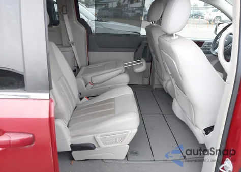 2009 Chrysler Town & Country Touring from USA, damaged, VIN 2A8HR54139R679086